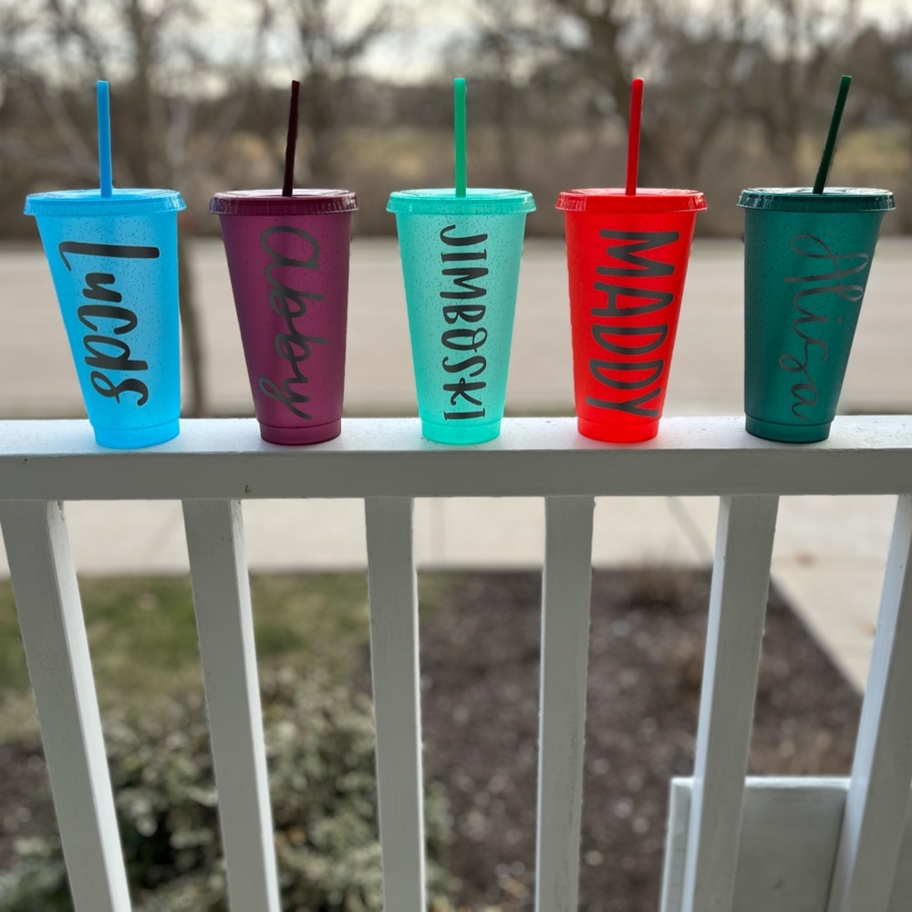 NWT Personalizable Light Blue Glitter 24 Oz Plastic Tumbler With Lid & Straw